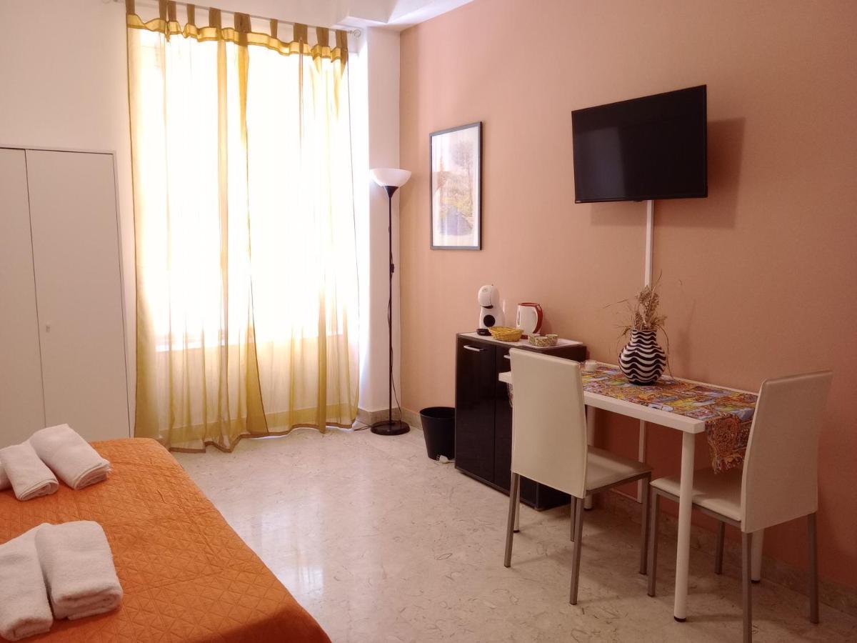 La Valigia Sul Letto Alojamento de Acomodação e Pequeno-almoço Catânia